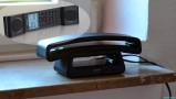 Strahlungsarmes DECT Telefon von Swissvoice "ePure 2" im modernen Retro-Stil. Chic, angenehm am Ohr, und weil es nicht so klein ist liegt es gut in der Hand.